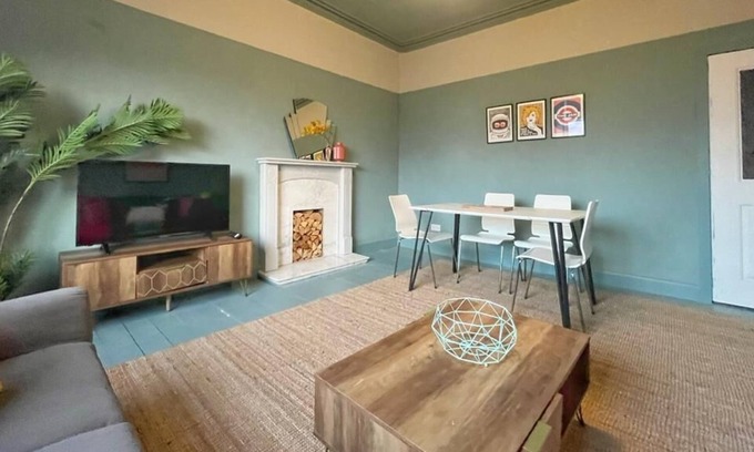 Greenock Apartamento | Pillow Partners are proud to present this stylish first floor cottage flat, ideal for contractors...