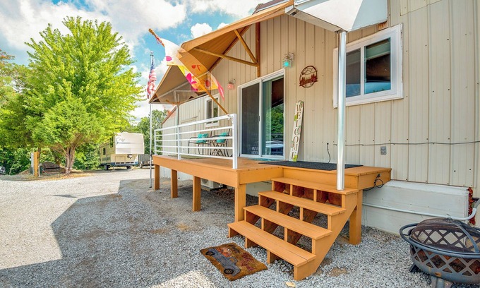 Murphysboro Apartamento | Murphysboro Retreat w/ Deck Near Kinkaid Lake!