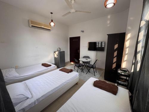 Al Ghubrah Ash Shamaliyyah Casa | Muscat Guesthouse 3 All Private Ensuite Rooms