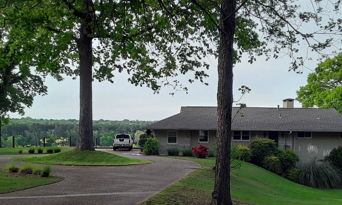 Sheffield Casa | Muscle Shoals Music House