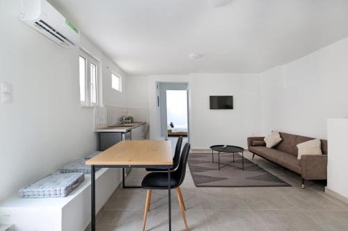 Agia Marina Apartamento | Muse Studios & Apartments
