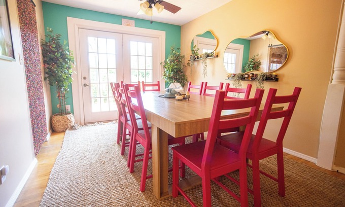 Maryland Heights Casa | Music & Memes + Arcade – 2 Min Westport, 8 Min Creve Coeur Lake + Desk + Roku TV