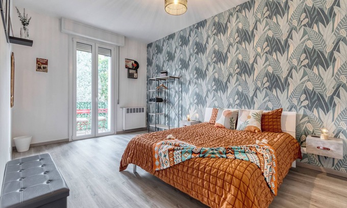San Donato-San Vitale Casa | Music room with shared bathroom and private balcony