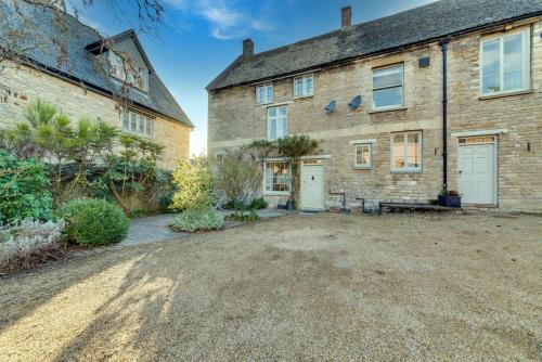 Oundle Casa | Music School Cottage 1