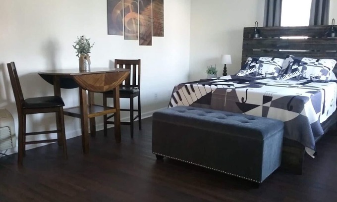 McMinnville Apartamento | Music studio getaway, close to entertainment!