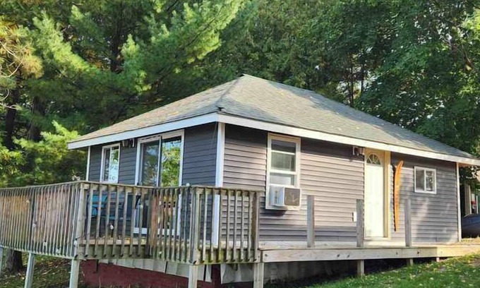 Fremont Cabina | Muskie Cabin - Waterfront resort on Fremont Wolf River