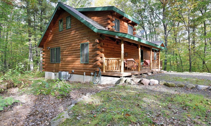 Hayward Cabina | Muskie Ridge- beautiful and rustic 3 bedroom cabin near the Chippewa Flowage.