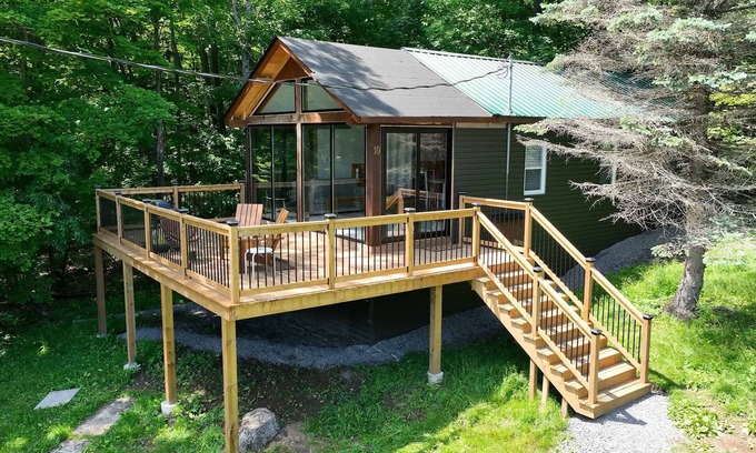 Muskoka Lakes Cabaña | Muskoka 2-bedroom Cottage (Pier 100 #10)