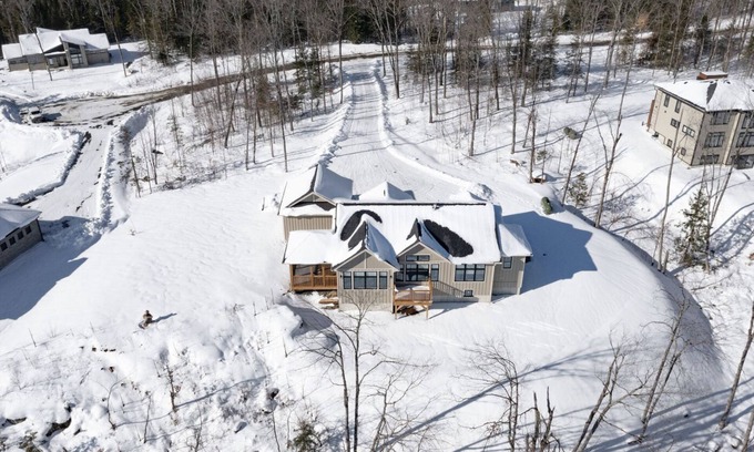 Lake of Bays Cabaña | Muskoka Brand New Cottage - Zen Retreat For Nature Lovers near Algonquin Park