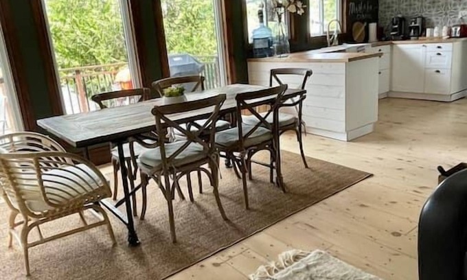Utterson Cabaña | Muskoka Cabana - Sandy beach cottage in Muskoka