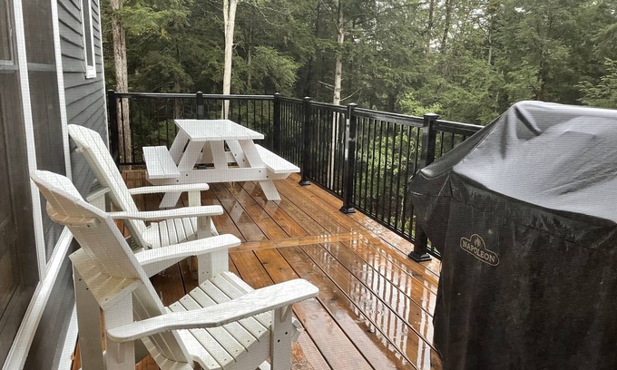 Seguin Casa | Muskoka Getaway! Snowmobile, ski and snowshoe trails in backyard. Fireplace wifi
