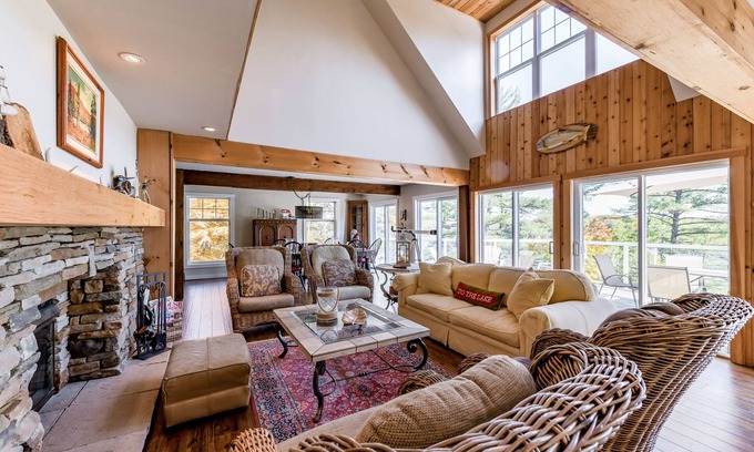 Seguin Cabaña | Muskoka Island cottage on Lake Joseph