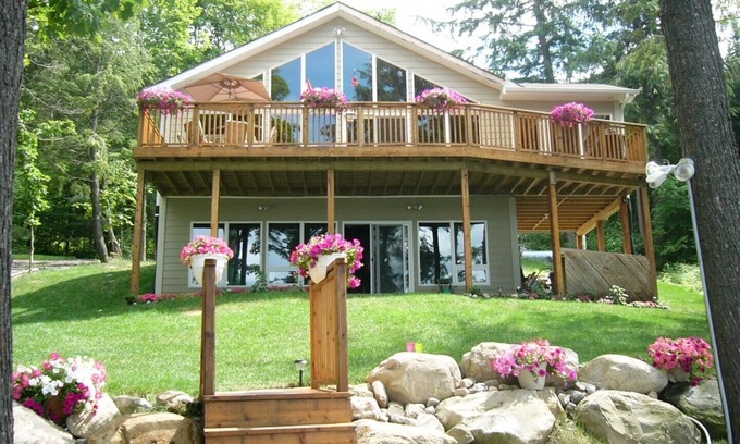 Utterson Casa | Muskoka virrey casa frente al lago