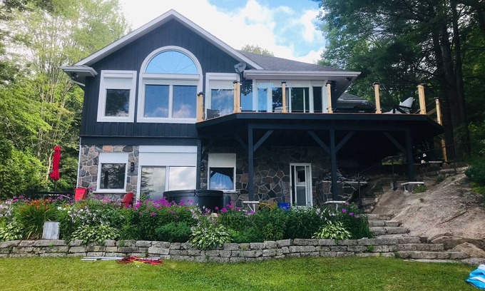 Muskoka Lakes Cabaña | Muskoka Waterfront Cottage - Lake Muskoka Shallow Water Entry