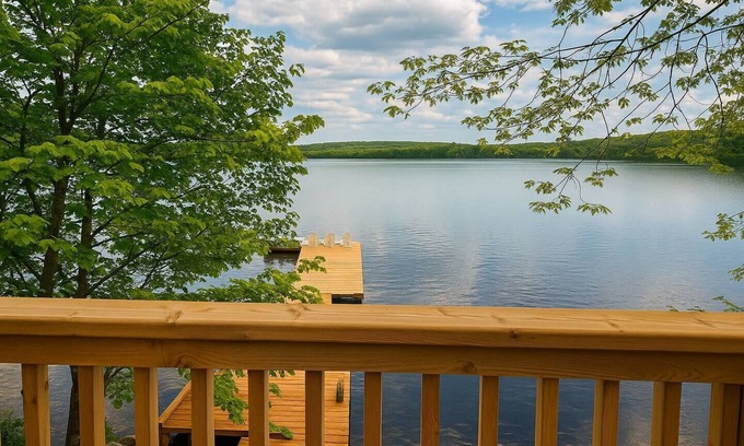 Utterson Cabaña | Muskoka Waterfront Cottage on Three Mile Lake
