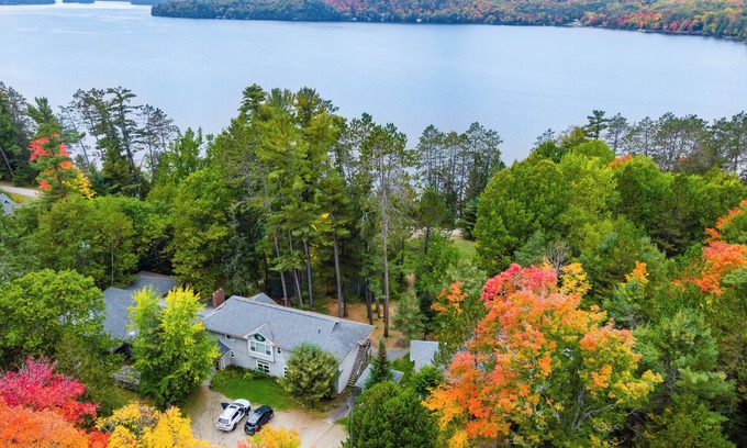 Dwight Cabaña | Muskoka Waterfront Retreat