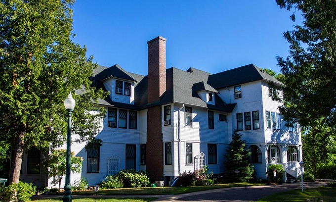 Little Falls Casa | Musser Mansion at Linden Hill Historic Estate