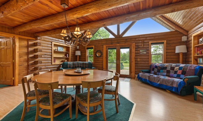 Pillager Cabina | MUST SEE! COZY LOG CABIN WITH SAUNA & HOT TUB!