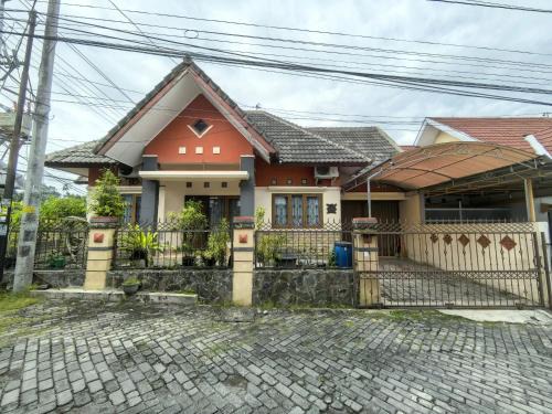Depok Casa | Mutiara Babarsari Homestay Jogja