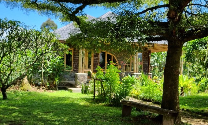 Western Region Casa | Mutolere Coffee Pot Guest Houses