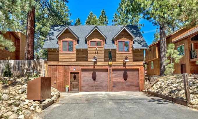 Pioneer Trail Casa | Mv30 unique Lake Tahoe cabin with great wifi