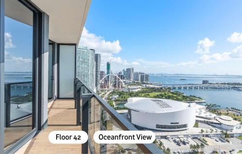 Downtown Miami Apartamento | MVR - 5-Star Resort Pool & Private Balcony