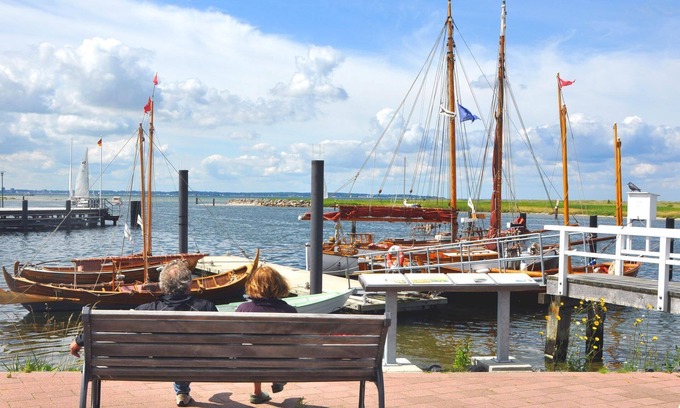 Wendtorfer Strand Apartamento | MW Yachtenkieker - with a sensational view of the yachts in the harbor!