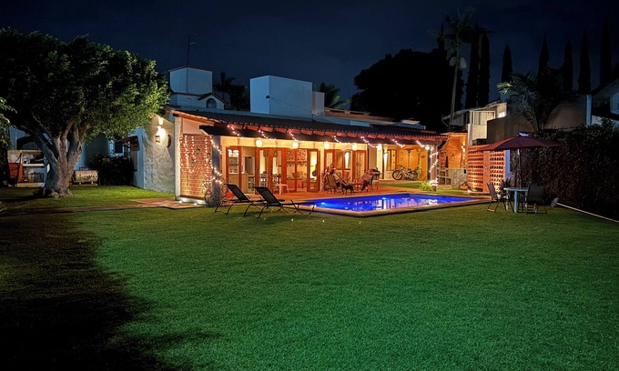 Lomas de Cocoyoc Chalet De Esquí | Casa en Lomas de Cocoyoc, Alberca, Pet friendly.