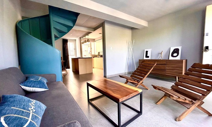 Tlaxcalancingo Casa | 10 min to Angeloplis! Family-sized, Netflix w/playground and Football park