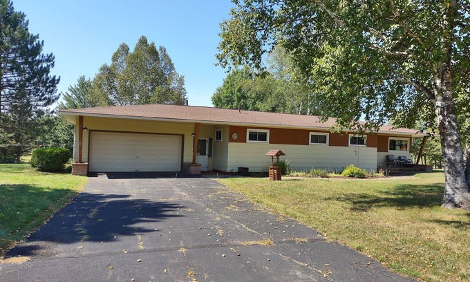 Republic Casa | My Mother's House - A quiet home on the Michigamme River
