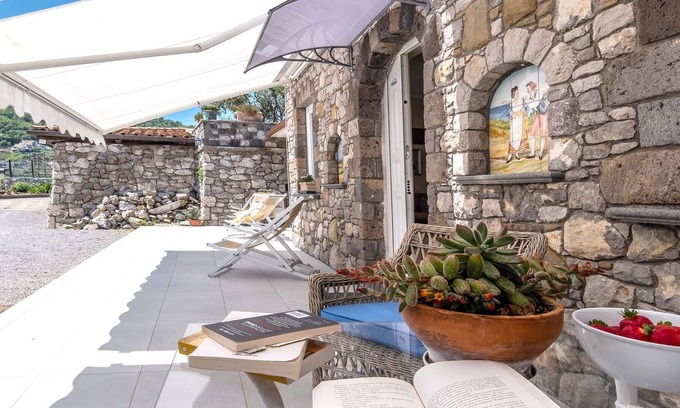 Colli di Fontanelle Casa | My Rental Homes - Casa Kim with sea view, hot tub and terrace with the barbeque