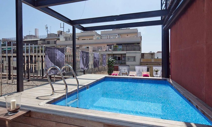 el Fort Pienc Apartamento | My Space Barcelona 6 apartamentos en el Arco de Triunfo con piscina para 48