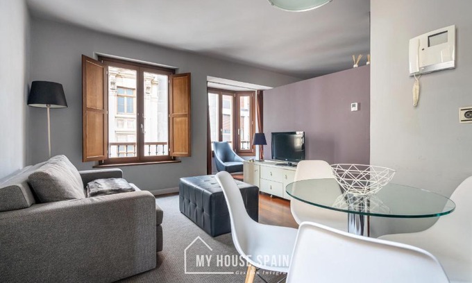 Centro de la ciudad de Gijón Apartamento | MyHouseSpain - Apartamentos Moros 41