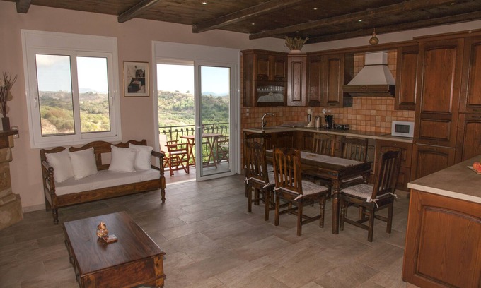 Paliki Casa | MYLOS MAKIS