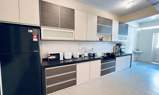 Downtown George Town Casa | myRoom at 14 J Mandalay