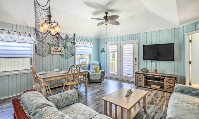 Myrtle Beach Cabaña | Myrtle Beach Cottage, Walk to Pools + Beach!