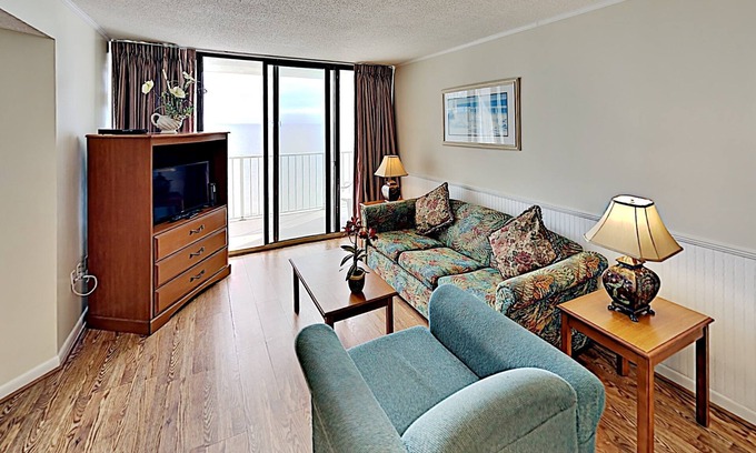 The Dunes Condominio | Myrtle Beach Retreat | Ocean Views | Pool Access | SBC 1022