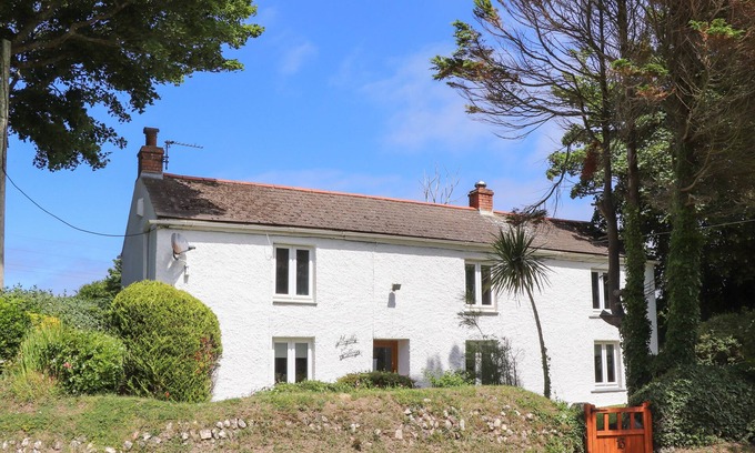 Hayle Cabaña | MYRTLE COTTAGE, pet friendly, character holiday cottage in Hayle