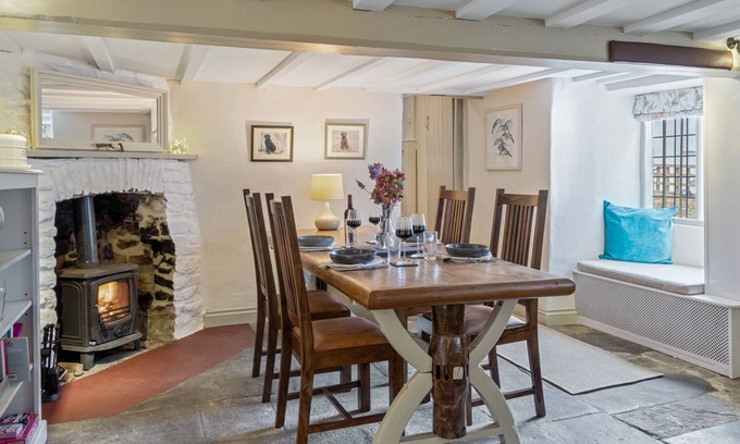 Longhope Cabaña | Myrtle Cottage - sleeps 4 guests in 2 bedrooms