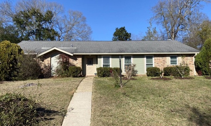 Gulfport Casa | Myrtle’s place, a Charming home with a pool!