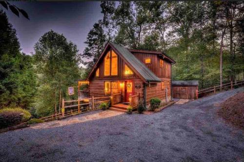 Mineral Bluff Casa | Mystic Creek Retreat (next to Blue Ridge)