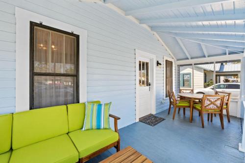 Port St. Joe Casa | Mystic Moon- family friendly fenced yard pets welcome