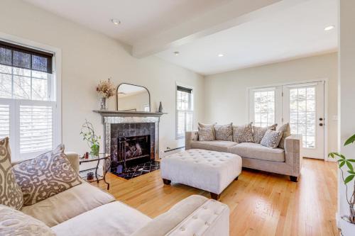 Old Mystic Casa | Mystic Retreat with Patio and Grill Walk to River!