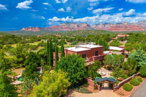 West Sedona Casa | Mystic Sunset by AvantStay Thunder Mountain View Pool Driving Range Casita
