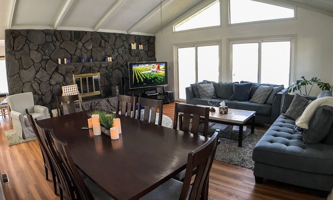 Richland Casa | N. Richland Ejecutivo / Corporativo / Familia -Deck-PingPong-2Bikes-Sleeps6-14-Kingsuite