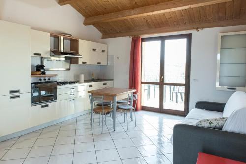 Sirolo Apartamento | N036 - Numana, bilocale con terrazzo in residence con piscina