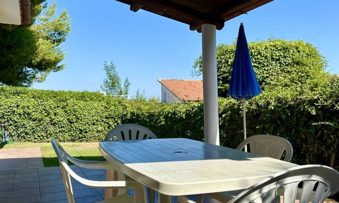 Villaggio Taunus Apartamento | N081 - Numana, villa with garden
