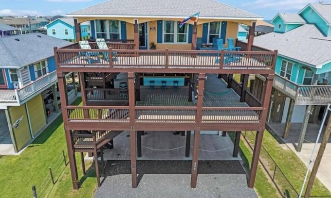 Crystal Beach Casa | 4B3B Sleeps 12, Hot Tub, Golf Cart, Ocean View, Elevator, Huge Covered Deck,