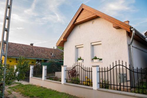 Marianosztra Apartamento | Nagydombi Vendégház
