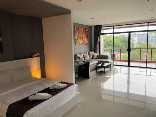 Nai Harn Apartamento | Nai Harn spacious studio great amenities